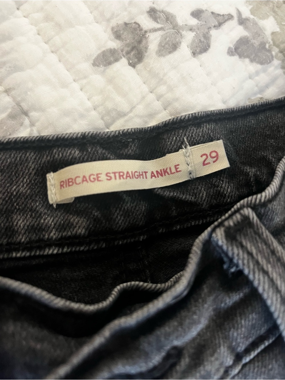 Levi's Ribcage Straight Ankle Jeans - Black Wash